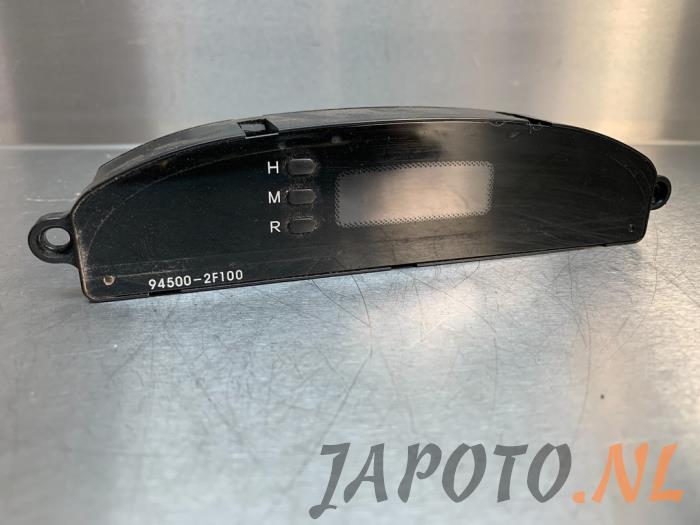 Używane Zegar Kia Cerato 1.6 16V Cena € 15,70 Procedura marży oferowane przez Japoto Parts B.V.
