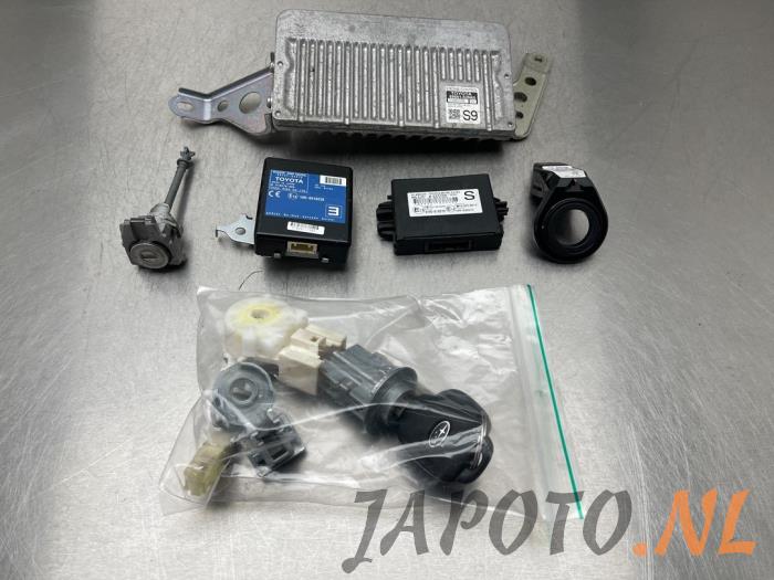 Used Ignition lock + computer Subaru Trezia 1.33 16V Dual VVT-I Price € 209,95 Margin scheme offered by Japoto Parts B.V.