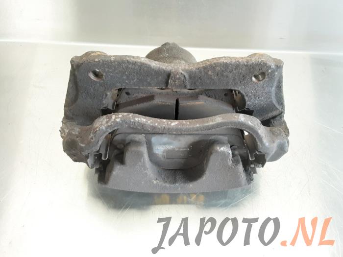 Gebrauchte Bremszange rechts vorne Toyota Verso 2.0 16V D-4D-F Preis € 15,70 Margenregelung angeboten von Japoto Parts B.V.