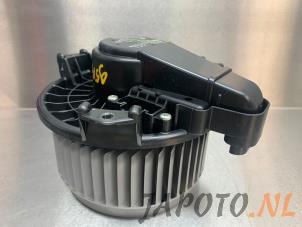 Usados Motor de ventilador de calefactor Toyota Verso 2.0 16V D-4D-F Precio € 39,95 Norma de margen ofrecido por Japoto Parts B.V.