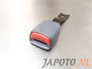 Używane Wtyk pasa bezpieczenstwa lewy przód Daihatsu Terios (J1) 1.3 16V 4x4 Cena € 14,95 Procedura marży oferowane przez Japoto Parts B.V.