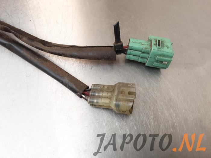 Fuse box Daihatsu Terios 1.3 16V 4x4 8266187402 DAIHATSU