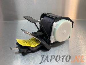 Używane Pas bezpieczenstwa srodkowy tyl Daihatsu Terios (J2) 1.5 16V DVVT 4x2 Euro 4 Cena € 29,95 Procedura marży oferowane przez Japoto Parts B.V.