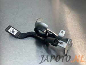 Usagé Commutateur clapet réservoir Toyota RAV4 (A3) 2.0 16V Valvematic 4x2 Prix € 19,95 Règlement à la marge proposé par Japoto Parts B.V.