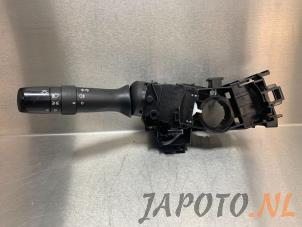 Usagé Commutateur lumière Toyota RAV4 (A3) 2.0 16V Valvematic 4x2 Prix € 34,95 Règlement à la marge proposé par Japoto Parts B.V.