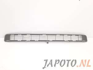 Used Bumper grille Toyota RAV4 (A3) 2.0 16V Valvematic 4x2 Price € 24,95 Margin scheme offered by Japoto Parts B.V.