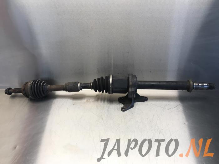Front drive shaft, right from a Toyota Avensis Wagon (T25/B1E) 2.0 16V D-4D-F 2008