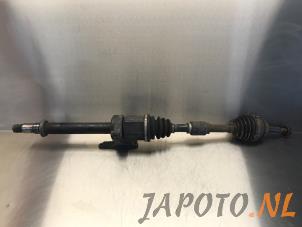 Used Front drive shaft, right Toyota Avensis Wagon (T25/B1E) 2.0 16V D-4D-F Price € 74,95 Margin scheme offered by Japoto Parts B.V.
