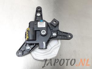 Usagé Clapet chauffage moteur Kia Sportage (SL) 2.0 CVVT 16V 4x2 Prix € 19,95 Règlement à la marge proposé par Japoto Parts B.V.