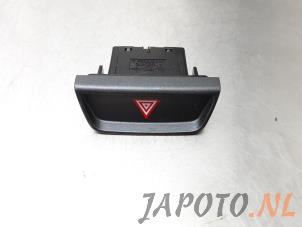 Used Panic lighting switch Kia Sportage (SL) 2.0 CVVT 16V 4x2 Price € 9,99 Margin scheme offered by Japoto Parts B.V.