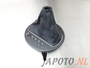 Used Gear stick cover Kia Sportage (SL) 2.0 CVVT 16V 4x2 Price € 24,95 Margin scheme offered by Japoto Parts B.V.