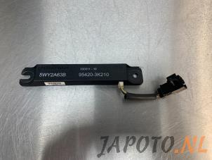 Used Keyless entry antenna Kia Sportage (SL) 2.0 CVVT 16V 4x2 Price € 19,95 Margin scheme offered by Japoto Parts B.V.