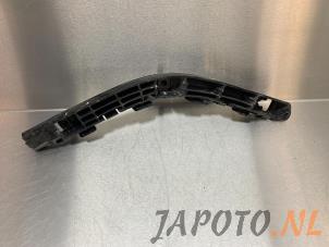 Used Rear bumper bracket, left Kia Sportage (SL) 2.0 CVVT 16V 4x2 Price € 19,95 Margin scheme offered by Japoto Parts B.V.