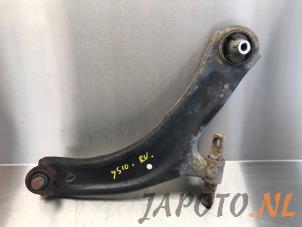 Used Front lower wishbone, right Nissan Qashqai (J10) 2.0 16V Price € 49,95 Margin scheme offered by Japoto Parts B.V.