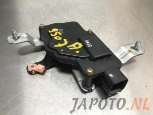 Gebrauchte Zentralverriegelung Modul Kia Rio II (DE) 1.4 16V Preis € 39,95 Margenregelung angeboten von Japoto Parts B.V.