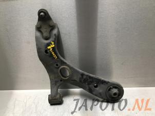 Used Front lower wishbone, right Toyota Avensis Wagon (T27) 2.0 16V D-4D-F Price € 49,95 Margin scheme offered by Japoto Parts B.V.