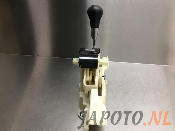 Automatic gear selector from a Kia Venga 1.6 CVVT 16V 2013