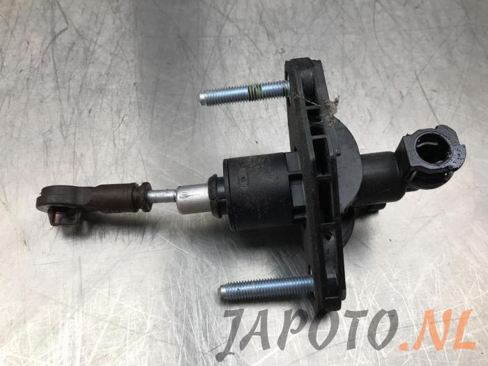 suzuki swift clutch master cylinder price