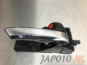 Usagé Poignée de porte arrière droite Suzuki Swift (ZA/ZC/ZD) 1.2 16V Prix € 15,00 Règlement à la marge proposé par Japoto Parts B.V.
