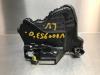 Toyota RAV4 (A3) 2.0 16V Valvematic 4x4 Serrure avant gauche