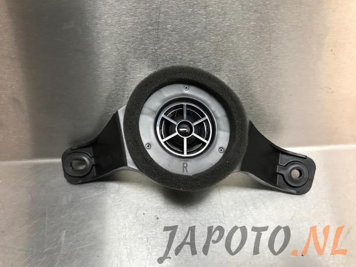 Begagnade Diskanthögtalare Toyota RAV4 (A3) 2.0 16V Valvematic 4x4 Pris € 15,70 Marginaltabell erbjuds av Japoto Parts B.V.