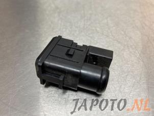 Usagé Capteur de température intérieur Toyota RAV4 (A3) 2.0 16V Valvematic 4x4 Prix € 9,95 Règlement à la marge proposé par Japoto Parts B.V.