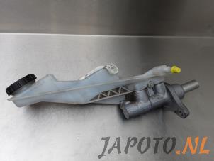Używane Glówny cylinder hamulcowy Mazda CX-5 (KE,GH) 2.2 SkyActiv-D 16V 2WD Cena € 49,95 Procedura marży oferowane przez Japoto Parts B.V.