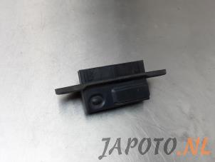 Used Tailgate handle Toyota Yaris III (P13) 1.5 16V Hybrid Price € 24,99 Margin scheme offered by Japoto Parts B.V.