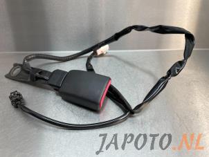 Usagé Insertion ceinture de sécurité avant gauche Toyota RAV4 (A3) 2.2 D-CAT 16V 4x4 Prix € 19,95 Règlement à la marge proposé par Japoto Parts B.V.