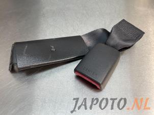 Usagé Insertion ceinture de sécurité arrière centre Toyota RAV4 (A3) 2.2 D-CAT 16V 4x4 Prix € 19,95 Règlement à la marge proposé par Japoto Parts B.V.