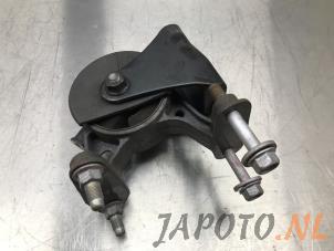 Usagé Support boîte de vitesse Toyota RAV4 (A3) 2.2 D-CAT 16V 4x4 Prix € 24,95 Règlement à la marge proposé par Japoto Parts B.V.