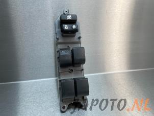 Używane Przelacznik combi okienny Toyota RAV4 (A3) 2.2 D-CAT 16V 4x4 Cena € 74,95 Procedura marży oferowane przez Japoto Parts B.V.