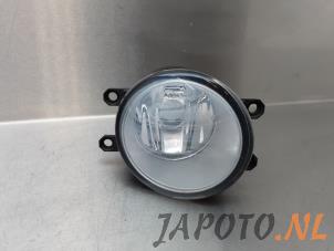 Używane Swiatlo przeciwmgielne prawy przód Toyota RAV4 (A3) 2.2 D-CAT 16V 4x4 Cena € 24,95 Procedura marży oferowane przez Japoto Parts B.V.
