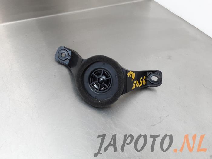 Begagnade Diskanthögtalare Toyota RAV4 (A3) 2.2 D-CAT 16V 4x4 Pris € 15,70 Marginaltabell erbjuds av Japoto Parts B.V.