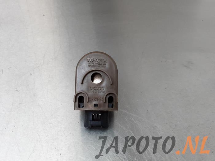 Begagnade Relä Toyota RAV4 (A3) 2.2 D-CAT 16V 4x4 Pris € 15,74 Marginaltabell erbjuds av Japoto Parts B.V.