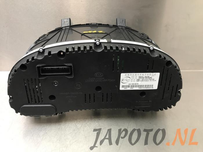 Tacho - Kombiinstrument KM van een Kia Niro I (DE) 1.6 GDI Hybrid 2019
