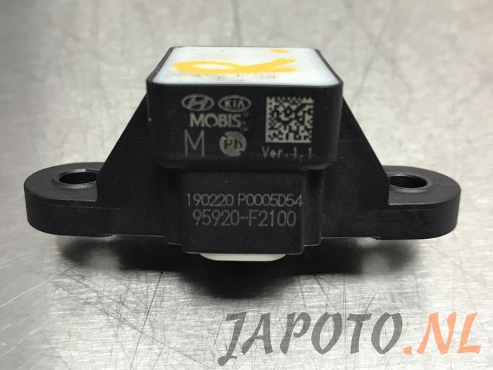 Airbag sensor from a Kia Niro I (DE) 1.6 GDI Hybrid 2019