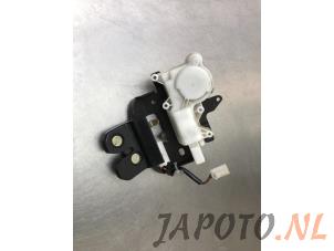 Used Boot lid lock mechanism Mazda 6 (GG12/82) 2.0 CiDT 16V Price € 29,95 Margin scheme offered by Japoto Parts B.V.