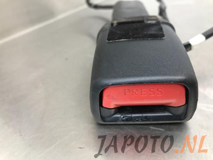 Front seatbelt buckle, right from a Suzuki SX4 S-Cross (JY) 1.6 16V 2014
