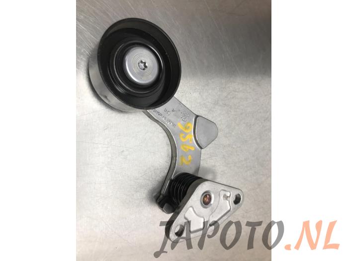 Usados Rodillo tensor correa múltiple Kia Niro I (DE) 1.6 GDI Hybrid Precio € 26,20 Norma de margen ofrecido por Japoto Parts B.V.