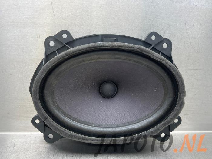 Używane Glosnik Isuzu D-Max (TFR/TFS) 2.5 D Twin Turbo 4x4 Cena € 25,35 Z VAT oferowane przez Japoto Parts B.V.