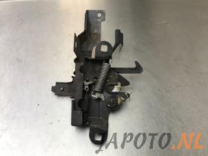 Used Bonnet lock mechanism Isuzu D-Max (TFR/TFS) 2.5 D Twin Turbo 4x4 Price € 30,24 Inclusive VAT offered by Japoto Parts B.V.