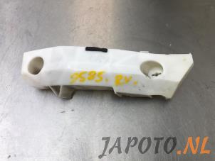 Used Front bumper bracket, right Isuzu D-Max (TFR/TFS) 2.5 D Twin Turbo 4x4 Price € 15,67 Inclusive VAT offered by Japoto Parts B.V.