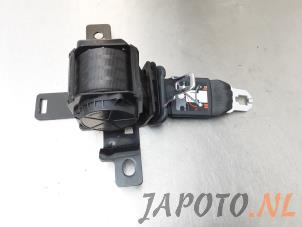 Używane Pas bezpieczenstwa srodkowy tyl Hyundai iX20 (JC) 1.6i 16V Cena € 49,95 Procedura marży oferowane przez Japoto Parts B.V.