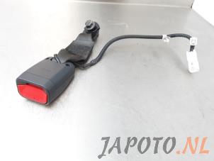 Used Rear seatbelt buckle, left Hyundai iX20 (JC) 1.6i 16V Price € 19,95 Margin scheme offered by Japoto Parts B.V.