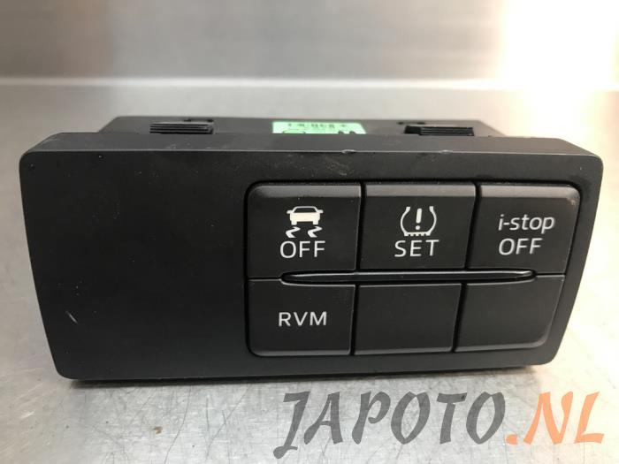 Usados Interruptor Mazda 3 (BM/BN) 2.0 SkyActiv-G 120 16V Precio € 31,45 Norma de margen ofrecido por Japoto Parts B.V.