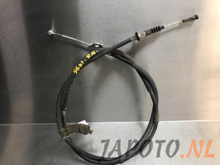 Cable de freno de mano de un Mazda 3 (BM/BN) 2.0 SkyActiv-G 120 16V 2016