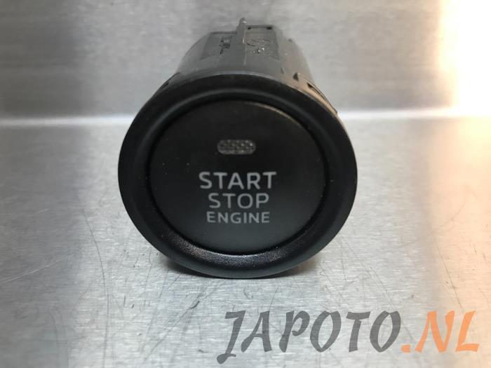 Używane Przelacznik Start/Stop Mazda 3 (BM/BN) 2.0 SkyActiv-G 120 16V Cena € 20,95 Procedura marży oferowane przez Japoto Parts B.V.