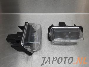 Używane Oswietlenie tablicy rejestracyjnej Toyota Yaris III (P13) 1.0 12V VVT-i Cena € 19,95 Procedura marży oferowane przez Japoto Parts B.V.