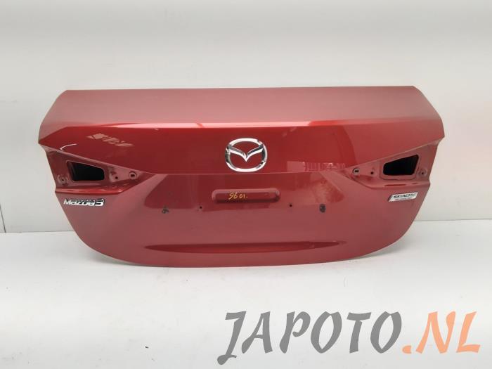 Cubierta de maletero de un Mazda 3 (BM/BN) 2.0 SkyActiv-G 120 16V 2016